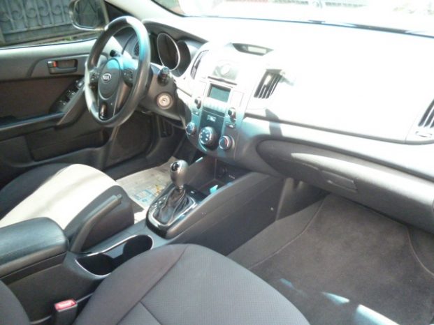 KIA Forte 2012 full