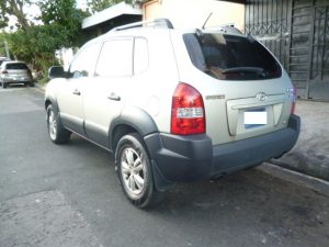 Vendo Hyundai Tucson 2010, de Agencia, Turbo Diesel, 4x4, caja de cambios manual, Full Extras (vidrios y espejos eléctricos, cierre central) rines especial, halogenos, A/C, bolsas de Aire buenas, CD player con USB y entrada auxiliar, $8500 ¡Precio Negociable! Inf. 79278982
