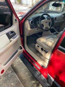 VENDO Ford Expedition 2004 EDICIÓN EDDIE BAUER KMS 141,000 Vendo por motivo de mudanza EXCELENTES CONDICIONES Nunca chocado, con llanta de repuesto nueva Historial de mantenimiento y servicio anual completo