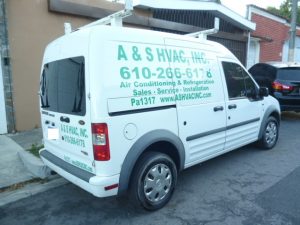 Vendo Ford Transit Connect 2012, Automático, tipo panel para trabajo, 6 puertas, 2 asientos, bolsas de aire buenas, Full extras (vidrios y espejos eléctricos), buenas condiciones generales, $5900 Negociables!, Inf. 79278982
