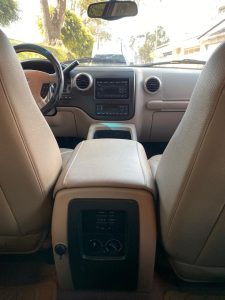 VENDO Ford Expedition 2004 EDICIÓN EDDIE BAUER KMS 141,000 Vendo por motivo de mudanza EXCELENTES CONDICIONES Nunca chocado, con llanta de repuesto nueva Historial de mantenimiento y servicio anual completo