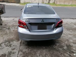 Mitsubishi Mirage 2017 tipo sedan, 4 puertas, full aire acondicionado, 35,000 millas reales, no muy corrido, pantalla táctil, cámara de retroceso, motor 1.2 super económico, 3 cilindros,