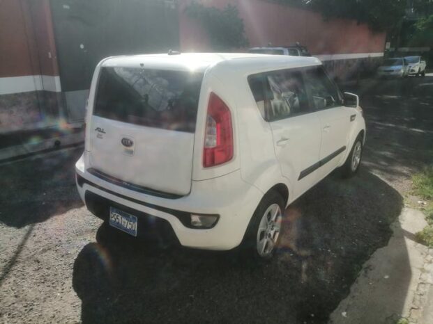 KIA Sportage 2013 full