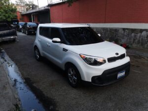 KIA Sedona 2017 Sedona 2017 en El Salvador